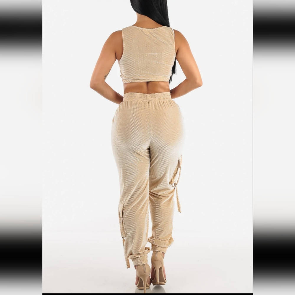 Nwt New velvet joggers set - Picture 3 of 3